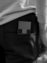 Cardholder Pro in a pants pocket